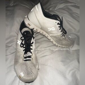 On running women’s cloud tec white athletic shoes 6.5 activewear